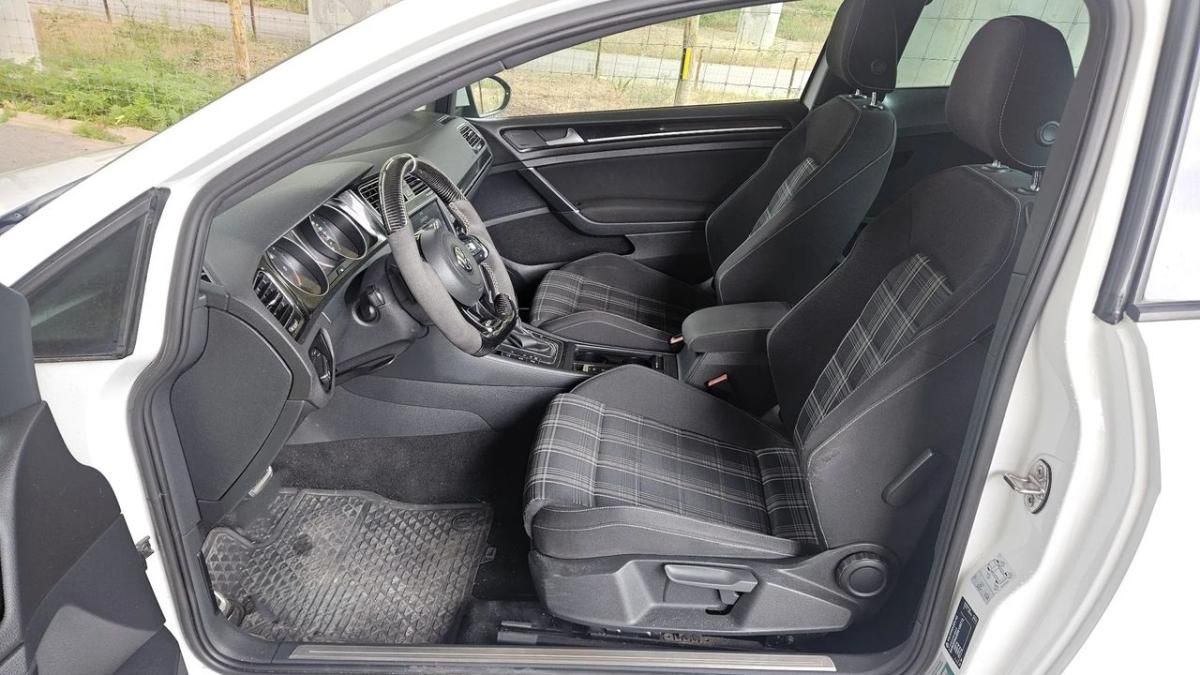 volkswagen-golf-2013-diesel-1968cc