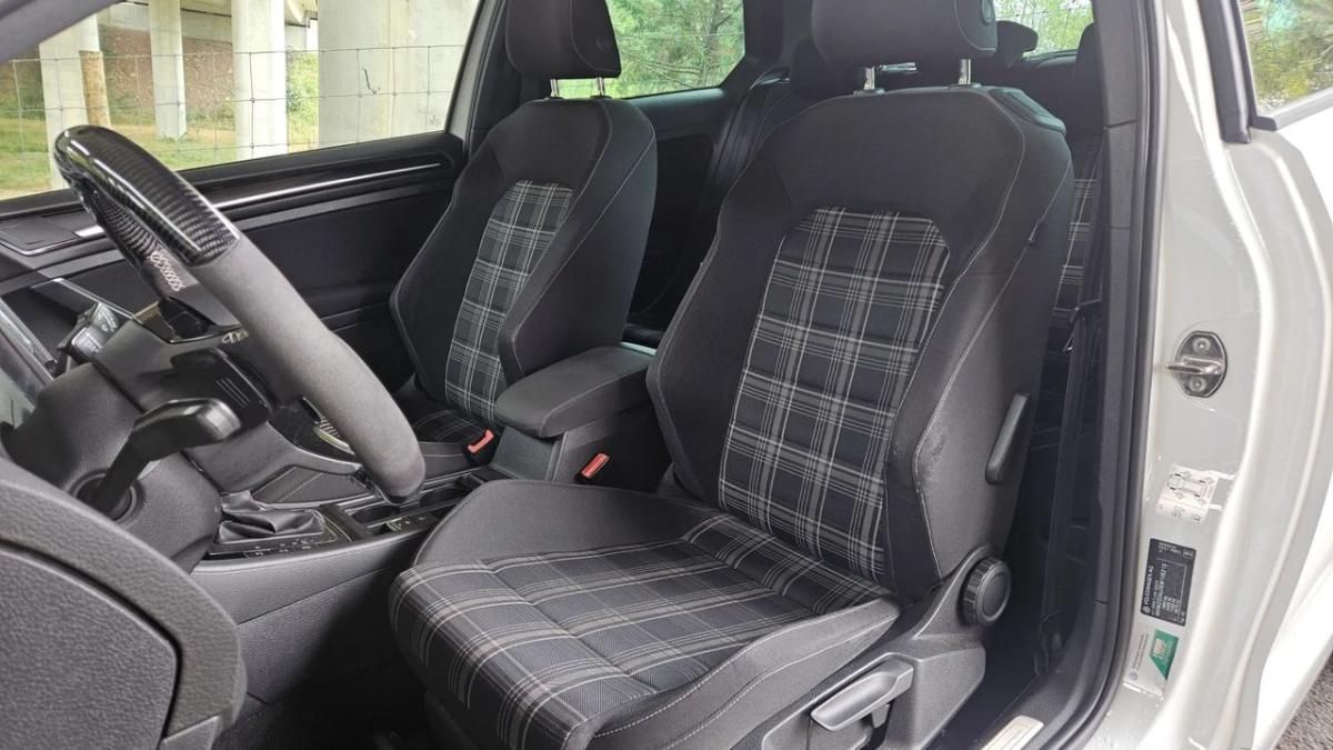 volkswagen-golf-2013-diesel-1968cc