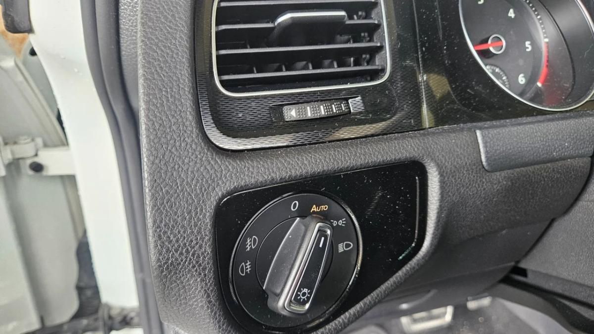 volkswagen-golf-2013-diesel-1968cc