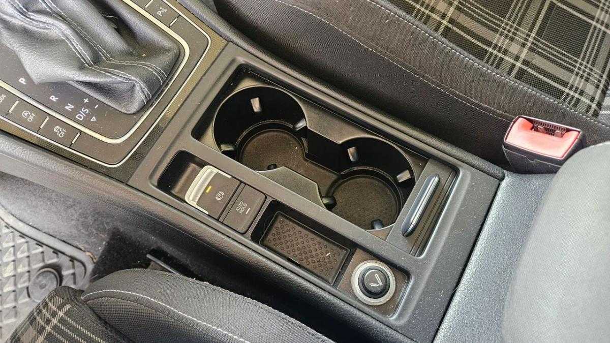 volkswagen-golf-2013-diesel-1968cc