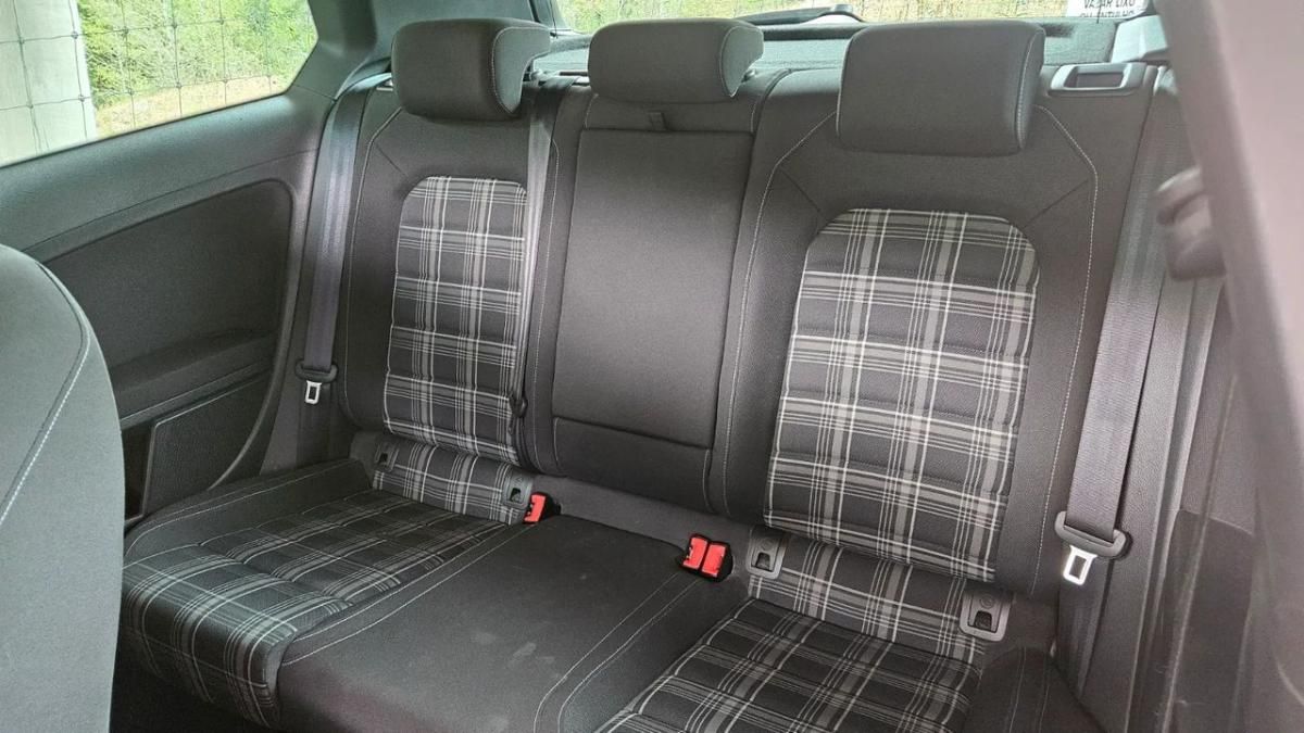 volkswagen-golf-2013-diesel-1968cc