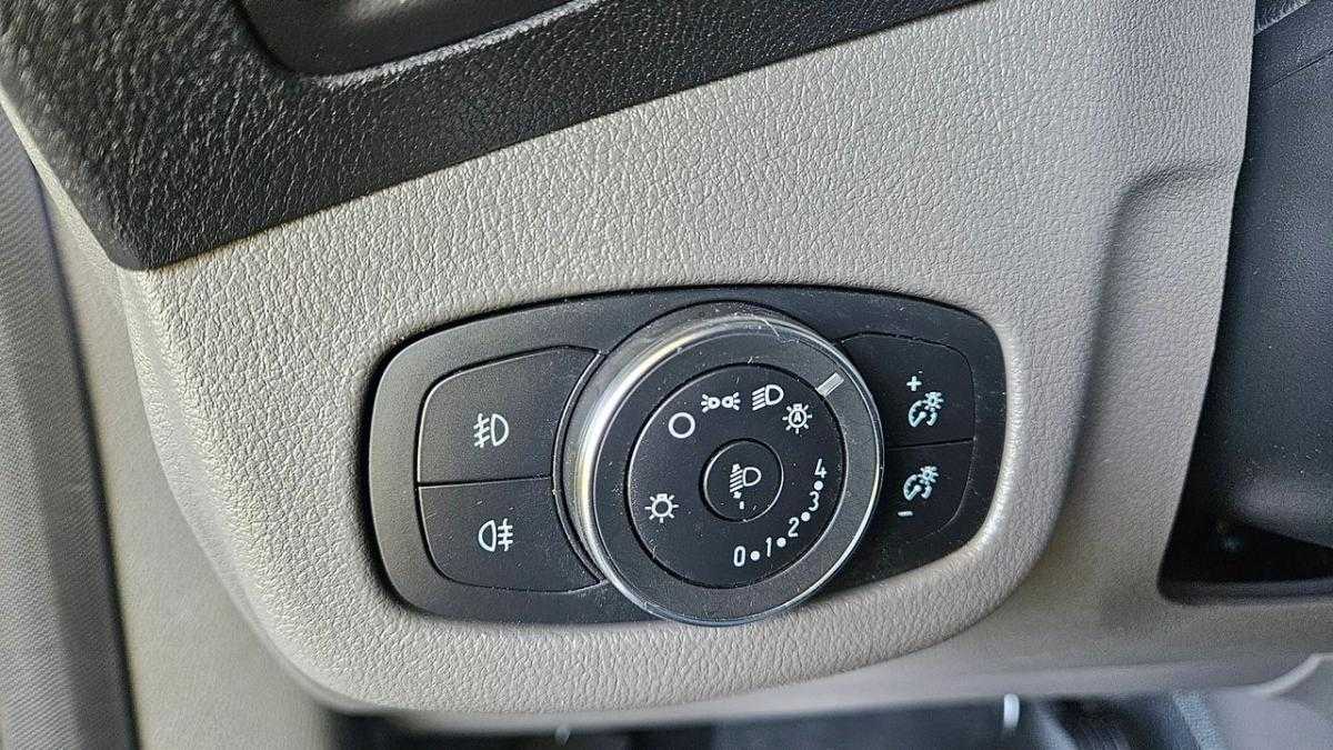 ford-transit-2021-diesel-1499cc