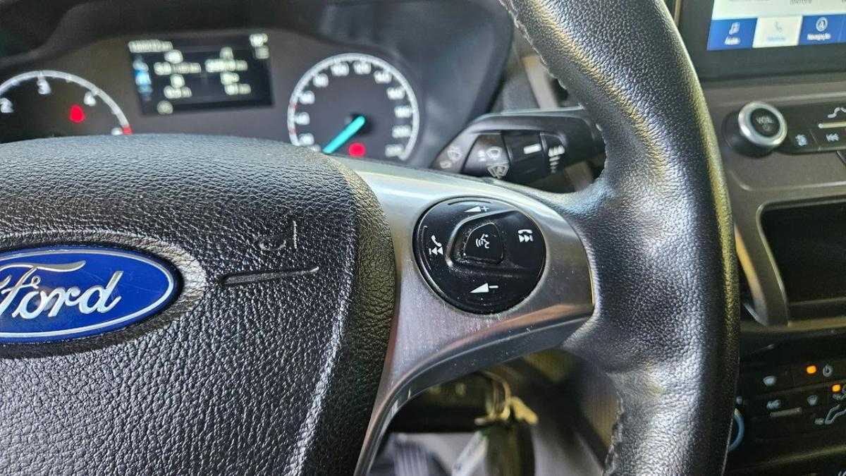 ford-transit-2021-diesel-1499cc