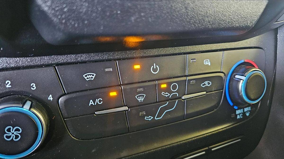 ford-transit-2021-diesel-1499cc