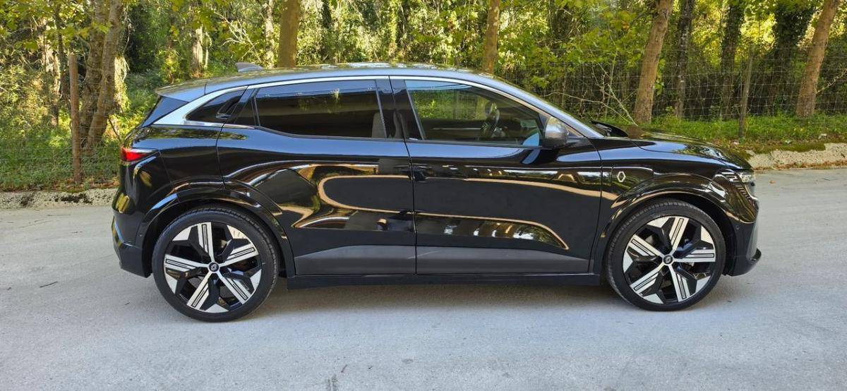 renault-megane-e-tech-2022-eletrico-0cc