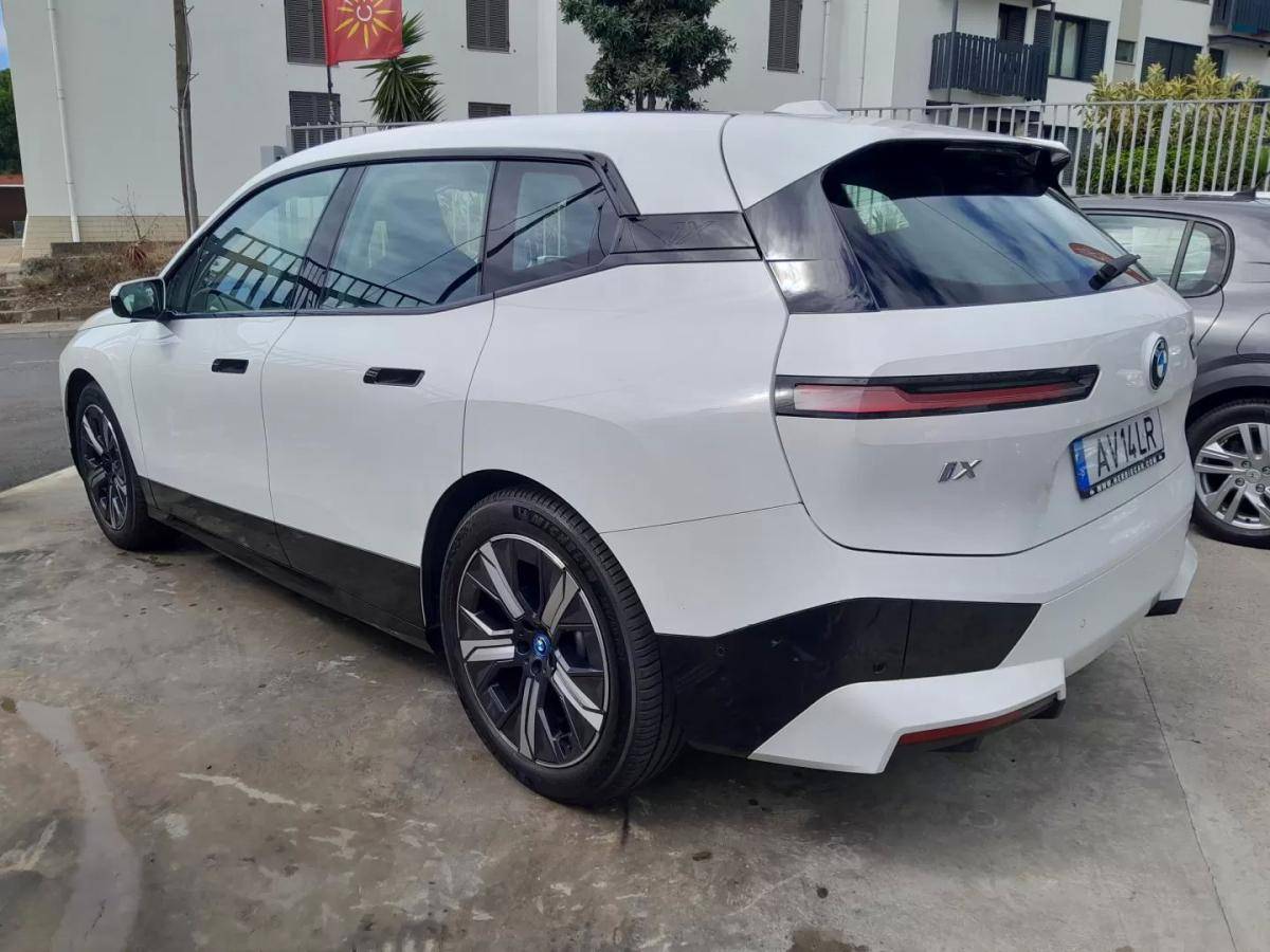 bmw-ix-2023-eletrico-200cc