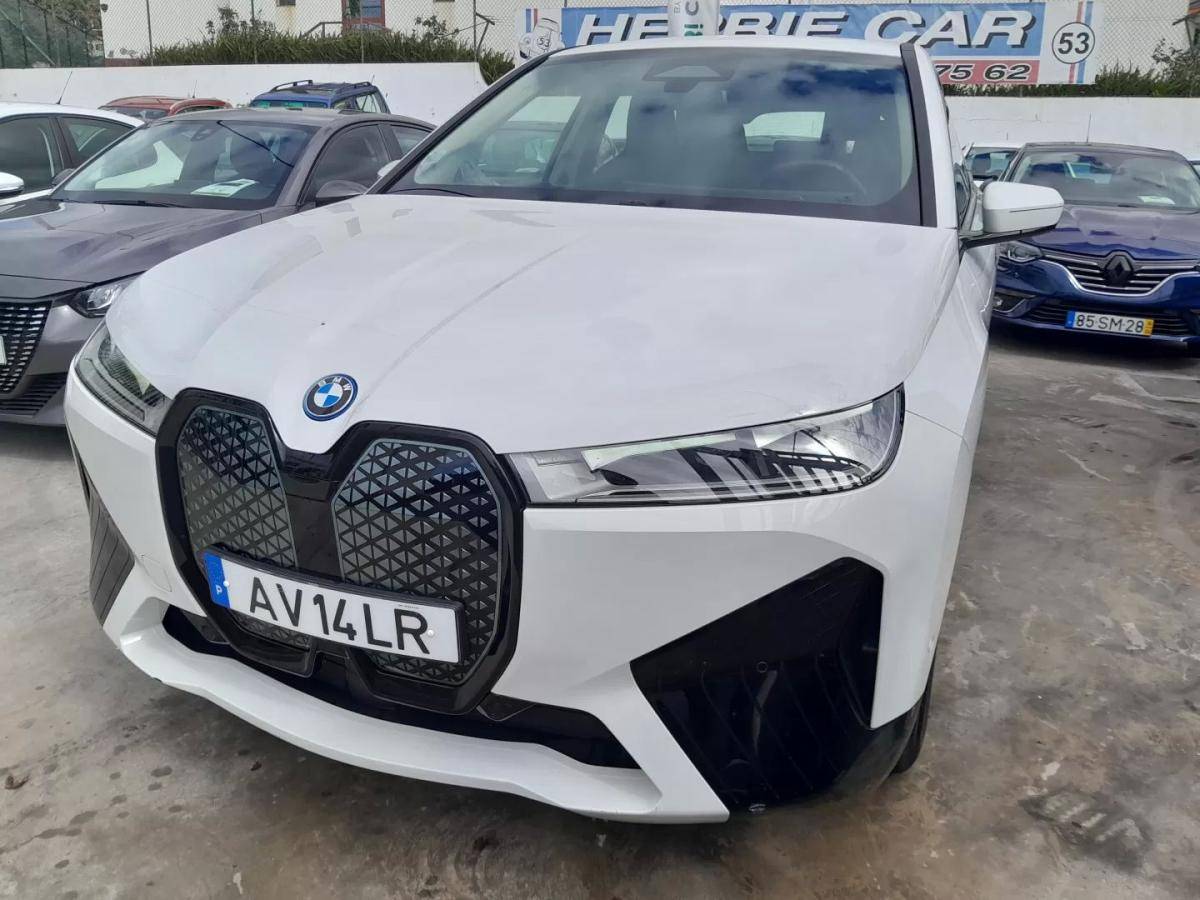 bmw-ix-2023-eletrico-200cc
