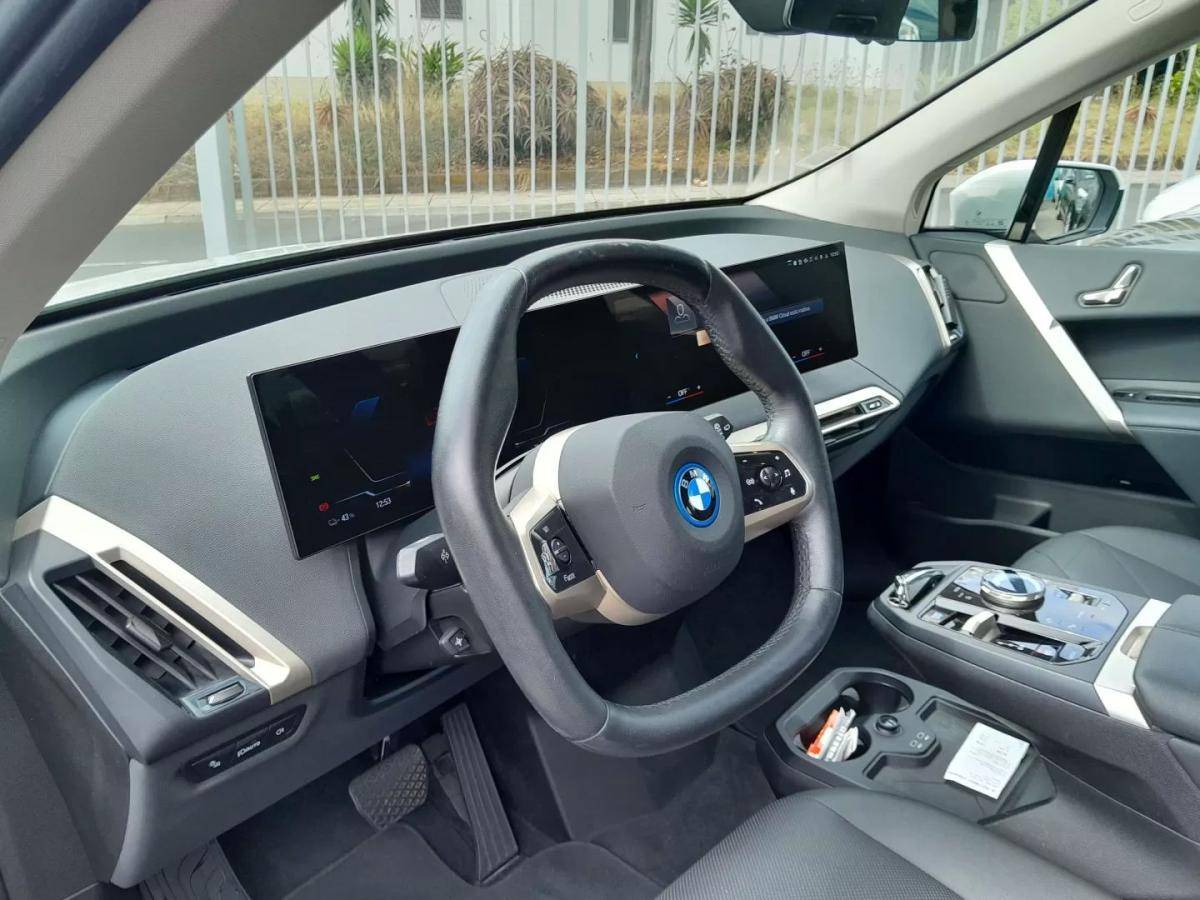 bmw-ix-2023-eletrico-200cc