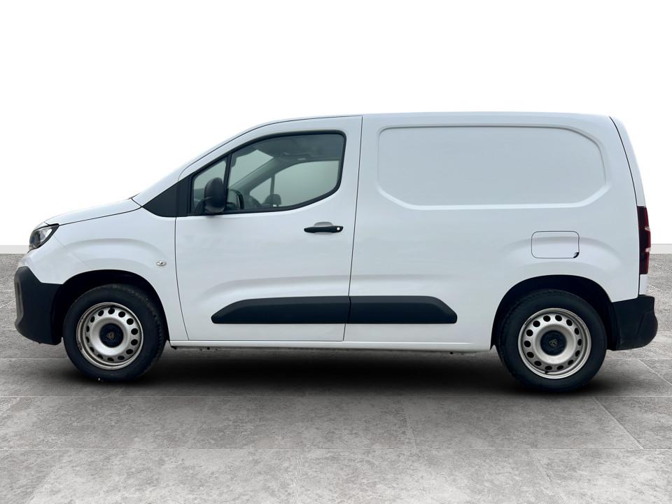 peugeot-partner-2024-diesel-1499cc