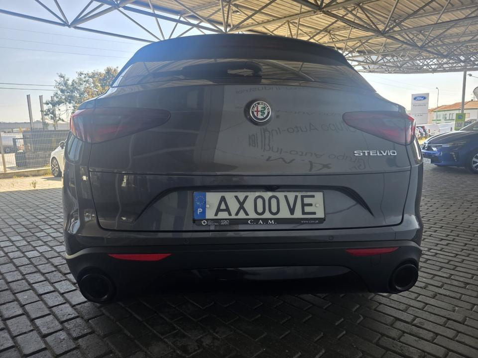 alfa-romeo-stelvio-2023-diesel-2143cc