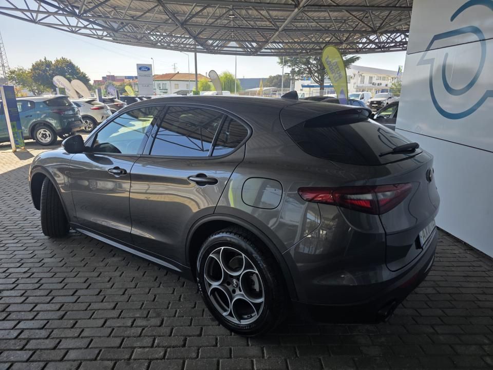alfa-romeo-stelvio-2023-diesel-2143cc