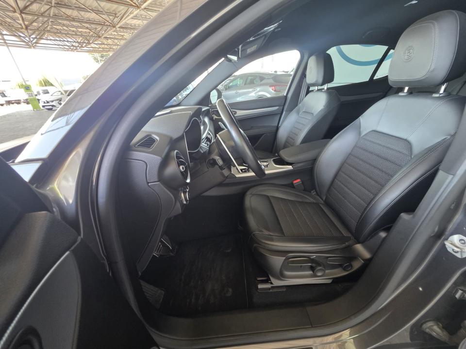 alfa-romeo-stelvio-2023-diesel-2143cc