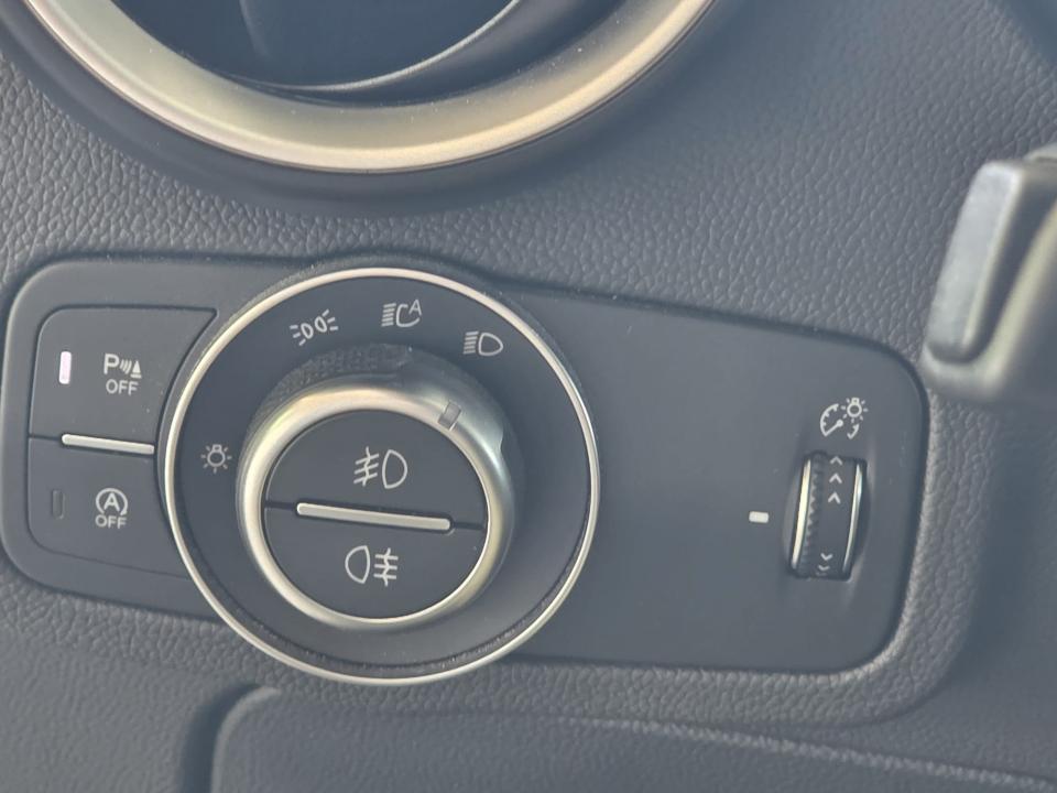 alfa-romeo-stelvio-2023-diesel-2143cc