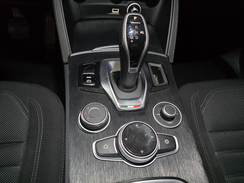 alfa-romeo-stelvio-2022-diesel-2143cc