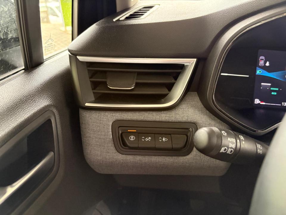 mitsubishi-colt-2025-gasolina-999cc