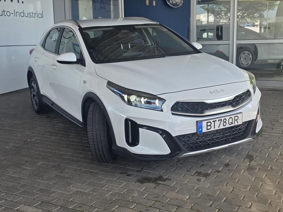 kia-xceed-2025-gasolina-998cc