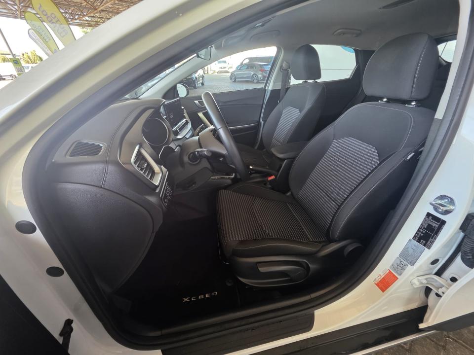 kia-xceed-2025-gasolina-998cc