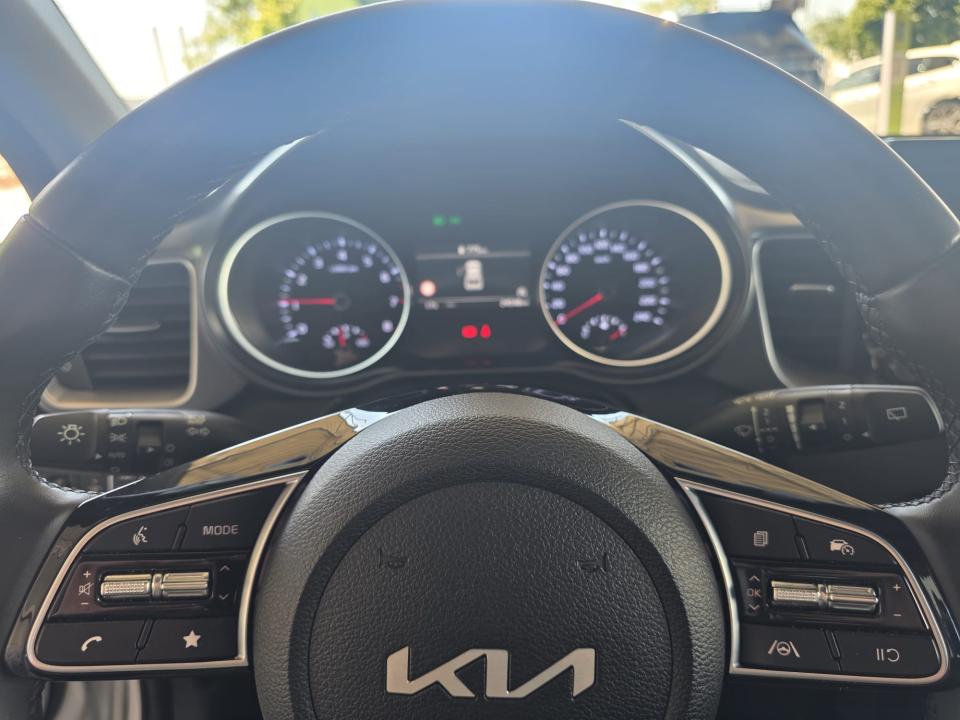 kia-xceed-2025-gasolina-998cc
