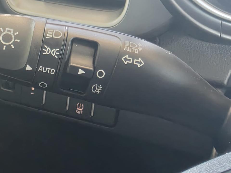 kia-xceed-2025-gasolina-998cc