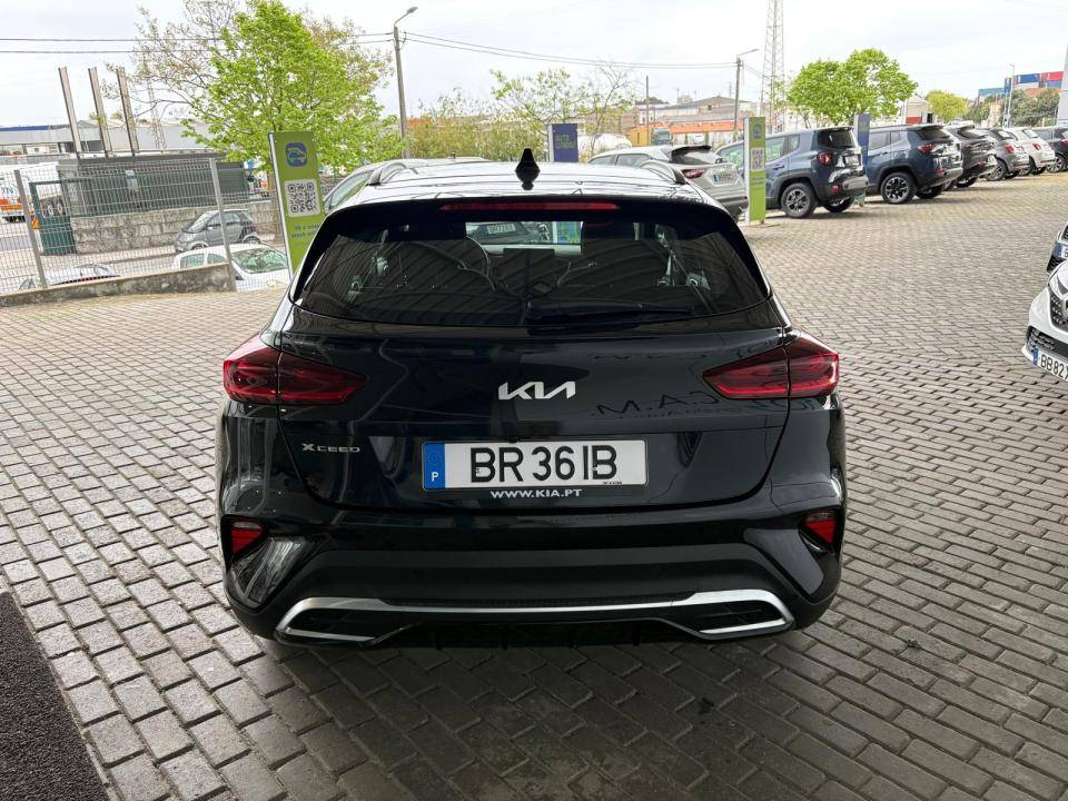 kia-xceed-2025-gasolina-998cc