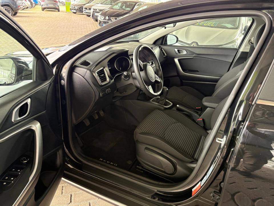 kia-xceed-2025-gasolina-998cc