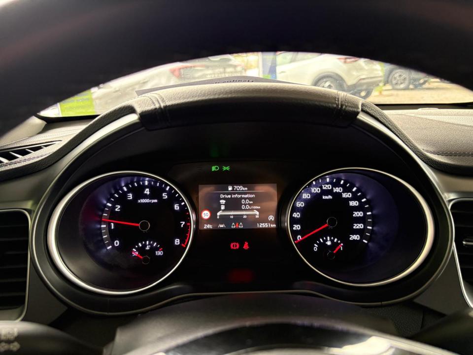kia-xceed-2025-gasolina-998cc