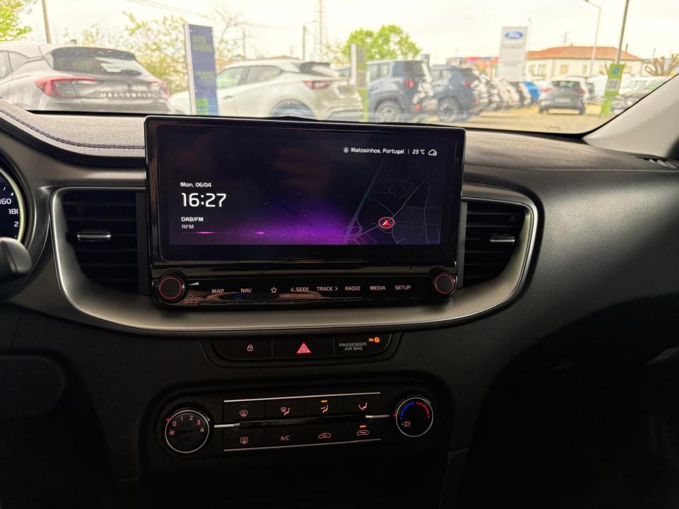 kia-xceed-2025-gasolina-998cc