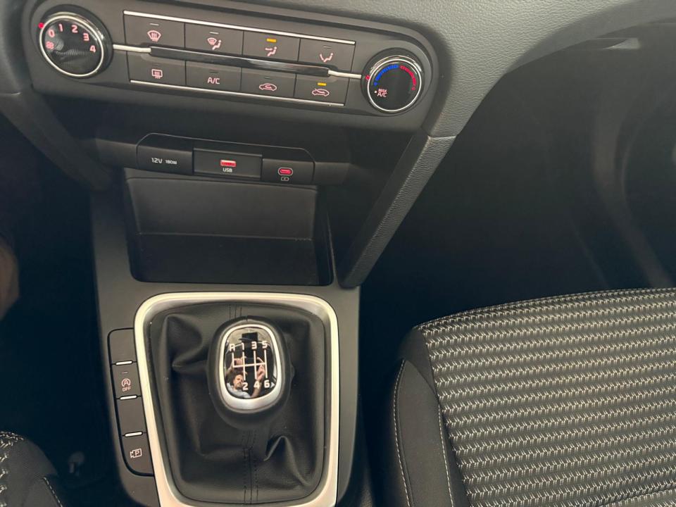 kia-xceed-2025-gasolina-998cc