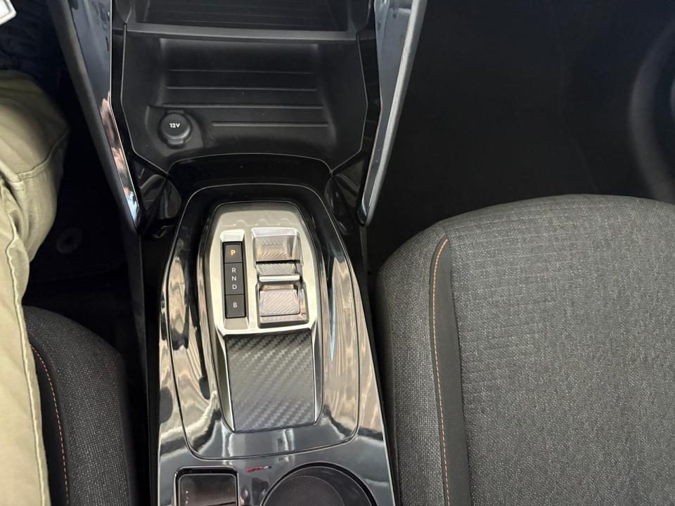 peugeot-208-2025-eletrico-0cc