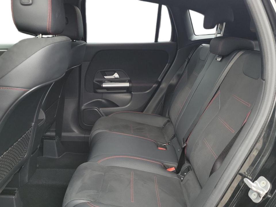 mercedes-benz-gla-2025-gasolina-1595cc