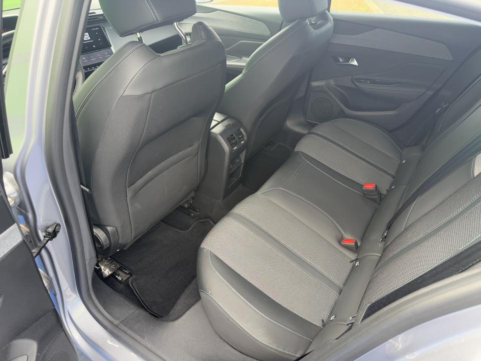 peugeot-308-2024-gasolina-1199cc