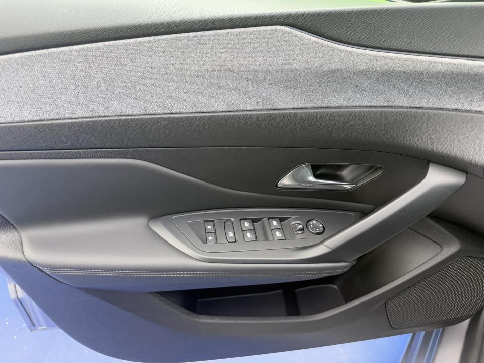 peugeot-308-2024-gasolina-1199cc