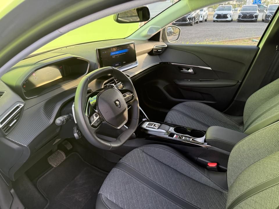 peugeot-208-2025-gasolina-1199cc