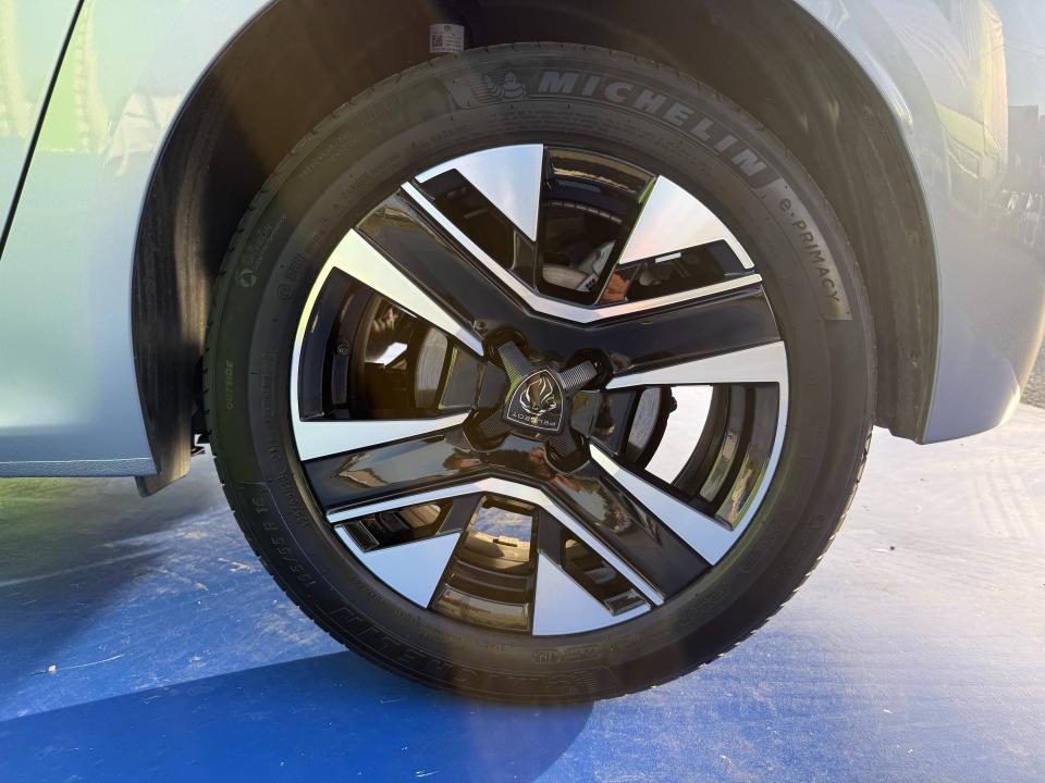 peugeot-208-2025-gasolina-1199cc