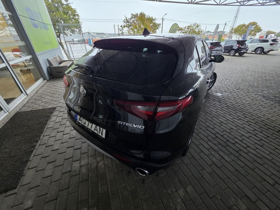alfa-romeo-stelvio-2022-diesel-2143cc