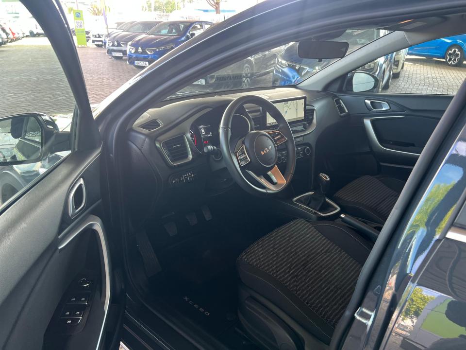 kia-xceed-2025-gasolina-998cc