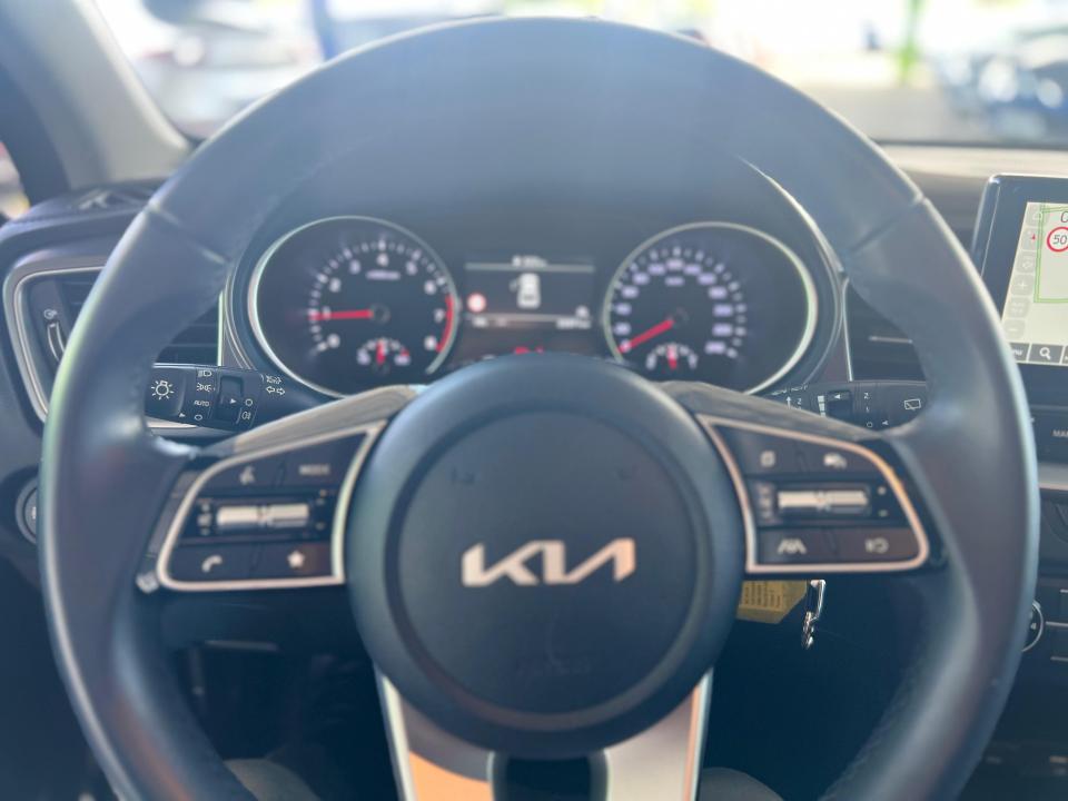 kia-xceed-2025-gasolina-998cc