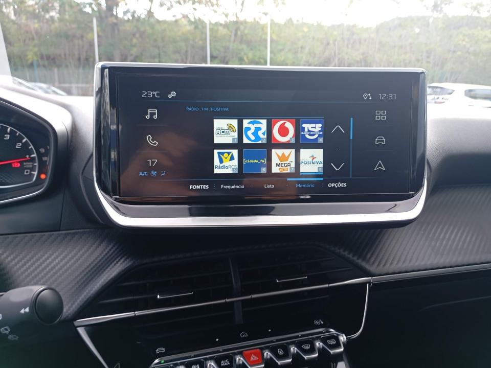 peugeot-2008-2024-gasolina-1199cc