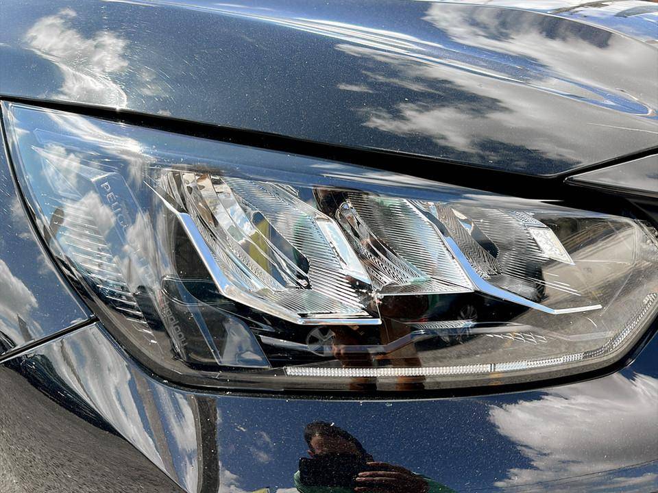 peugeot-208-2025-gasolina-1199cc
