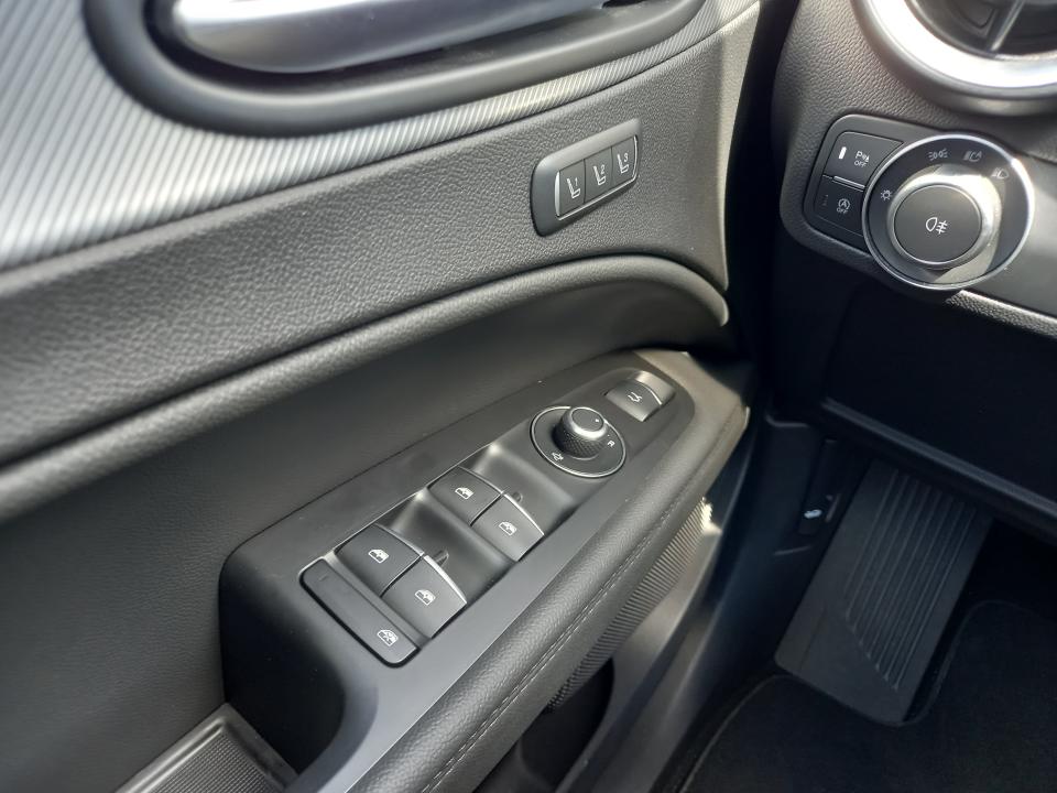 alfa-romeo-stelvio-2025-diesel-2143cc