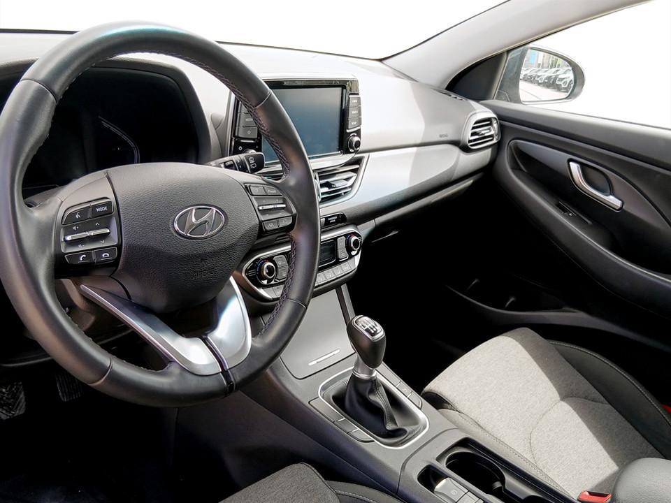 hyundai-i30-2023-gasolina-998cc