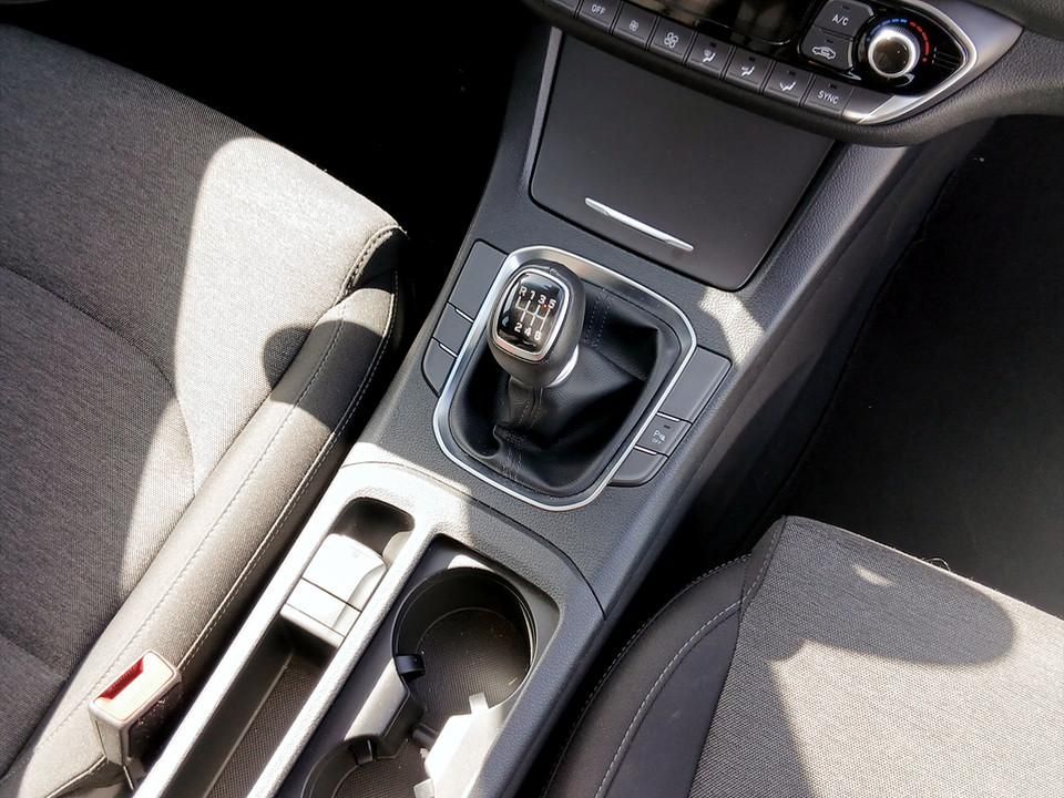 hyundai-i30-2023-gasolina-998cc