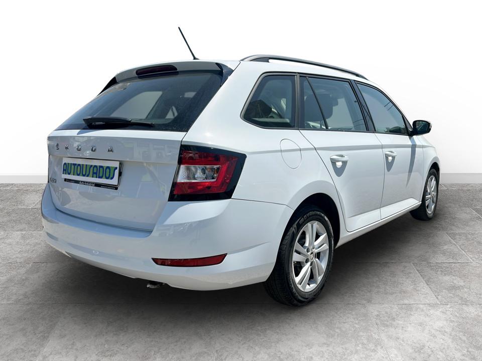 skoda-fabia-2022-gasolina-999cc