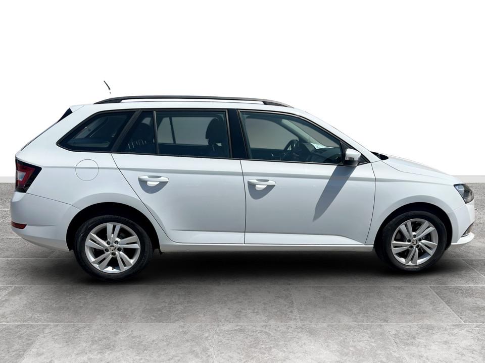 skoda-fabia-2022-gasolina-999cc