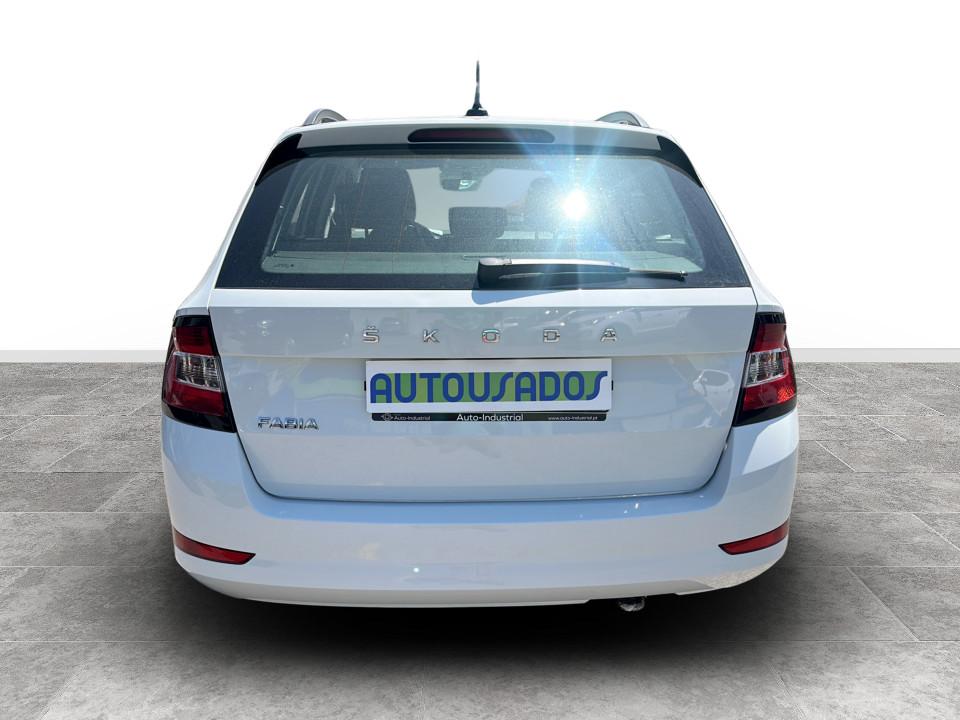 skoda-fabia-2022-gasolina-999cc