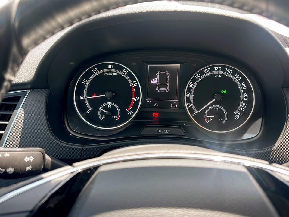 skoda-fabia-2022-gasolina-999cc