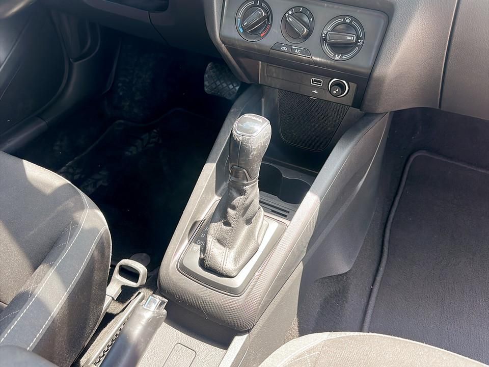skoda-fabia-2022-gasolina-999cc