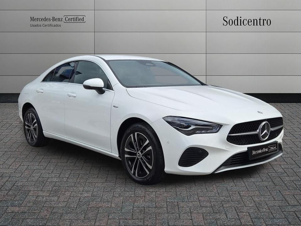 mercedes-benz-glb-2025-hibrido-1332cc