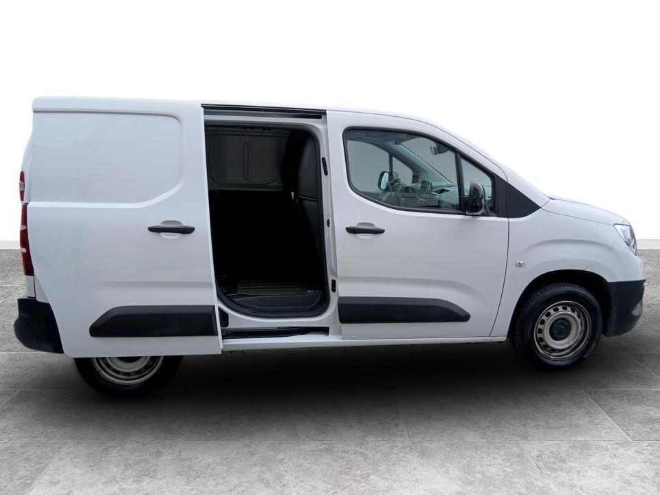 opel-combo-2023-diesel-1499cc