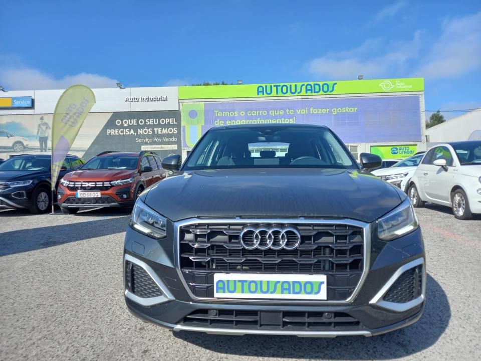audi-q2-2024-gasolina-999cc